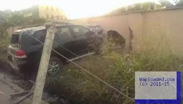 Photos From Fatal Accident In Ikeja Today As Family Crashes SUV Into An Estate